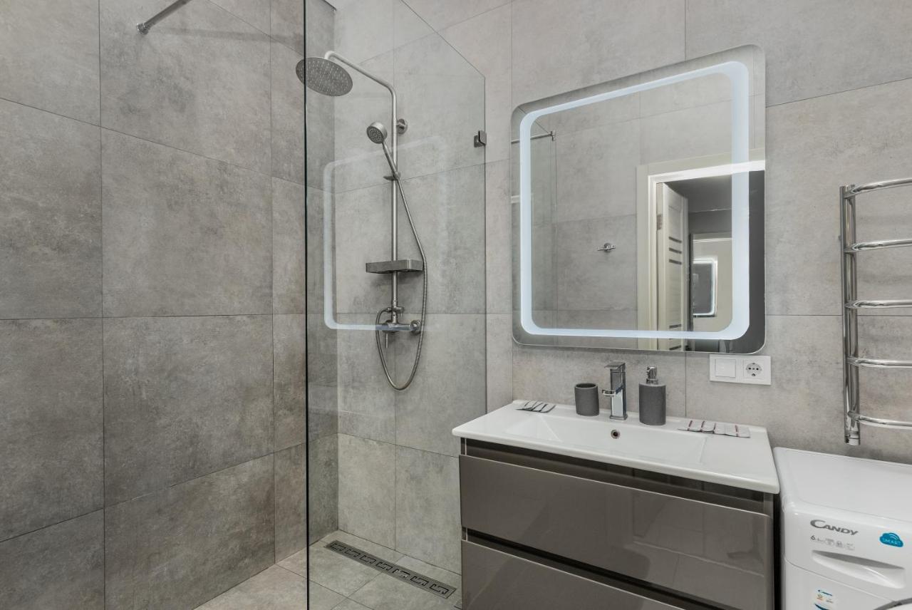 Razor Apartment With Terrace, Kamanina Odessza Kültér fotó