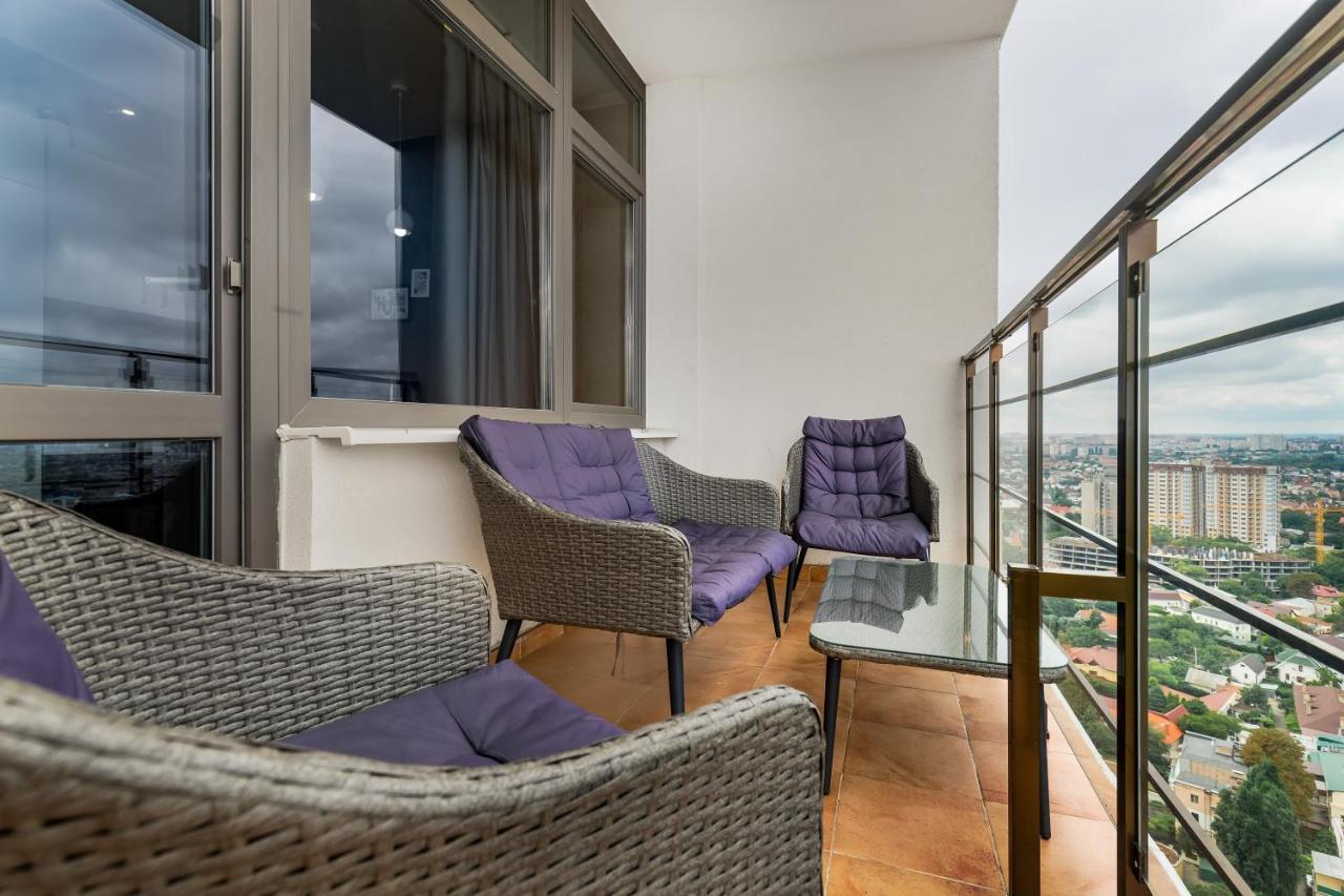 Razor Apartment With Terrace, Kamanina Odessza Kültér fotó