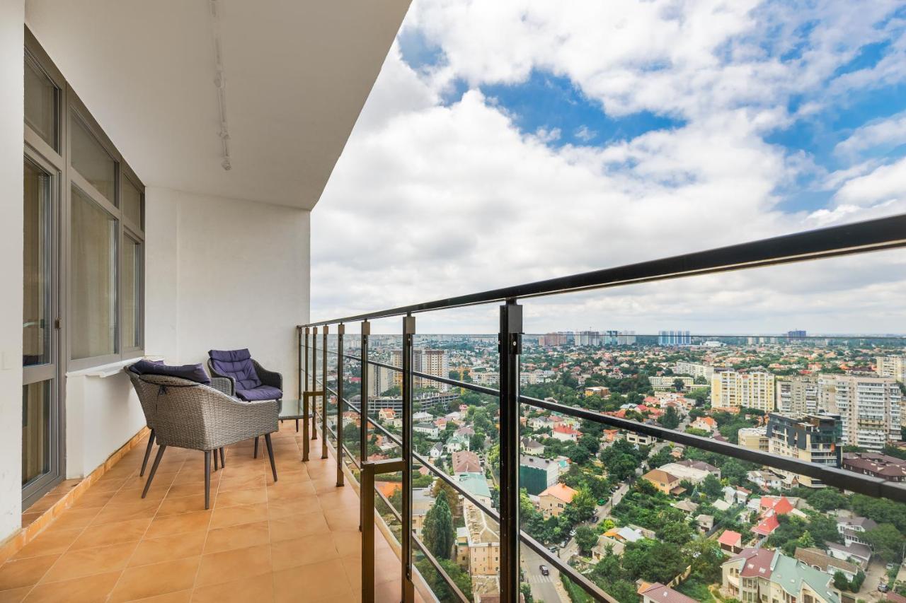 Razor Apartment With Terrace, Kamanina Odessza Kültér fotó